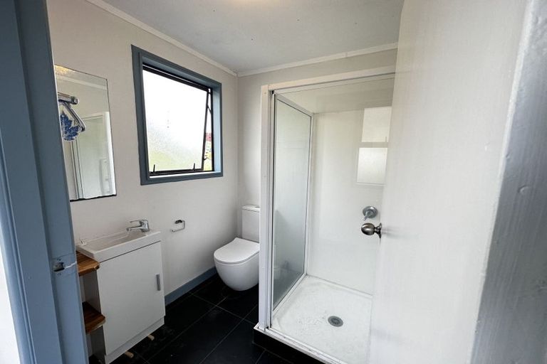 Photo of property in 10 Celeste Place, Totara Vale, Auckland, 0627