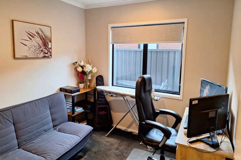 Photo of property in 19 Te Kaeaea Crescent, Wallaceville, Upper Hutt, 5018