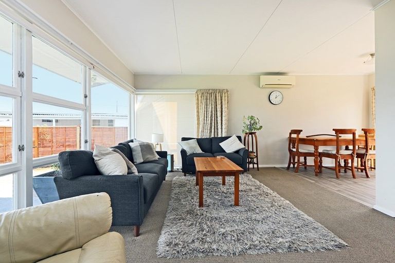 Photo of property in 2 Alexander Avenue, Onekawa, Napier, 4110