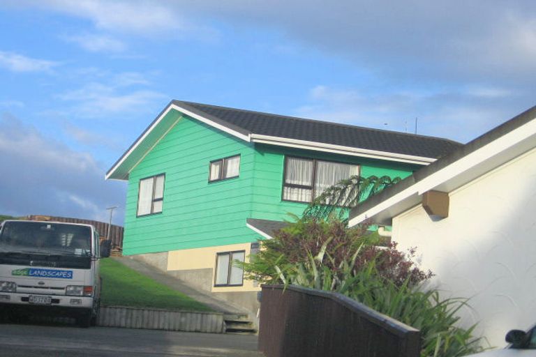Photo of property in 9 Deveron Place, Tawa, Wellington, 5028