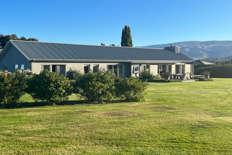 Photo of property in 80 Meeanee Quay, Westshore, Napier, 4110