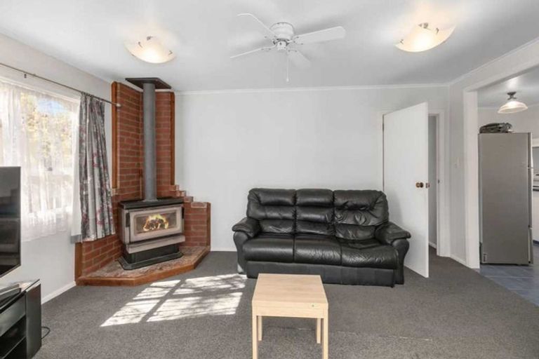 Photo of property in 1289 High Street, Taita, Lower Hutt, 5011