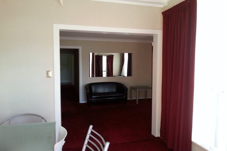 Photo of property in 216 Oriental Parade, Oriental Bay, Wellington, 6011