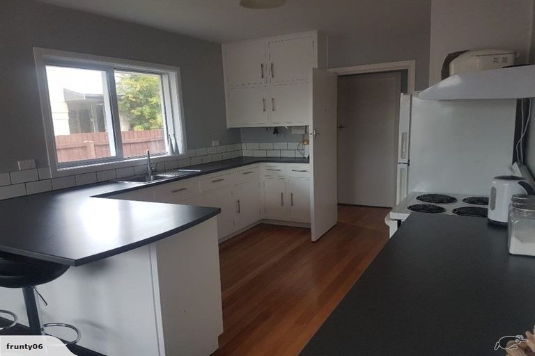 Photo of property in 54 Effingham Street, North New Brighton, Christchurch, 8083