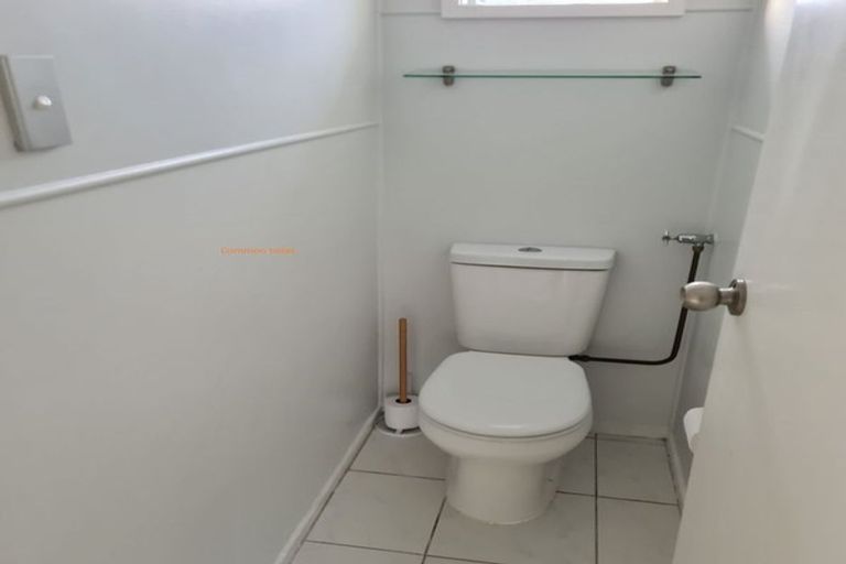 Photo of property in 54 Captain Scott Road, Glen Eden, Auckland, 0602