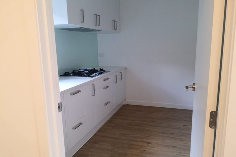 Photo of property in 22c Dallinghoe Crescent, Milford, Auckland, 0620