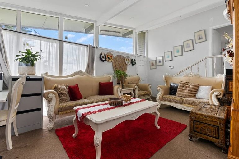 Photo of property in 69 Ferguson Street, Manurewa East, Auckland, 2102