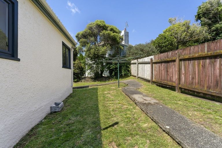 Photo of property in 40 Collins Avenue, Tawa, Wellington, 5028