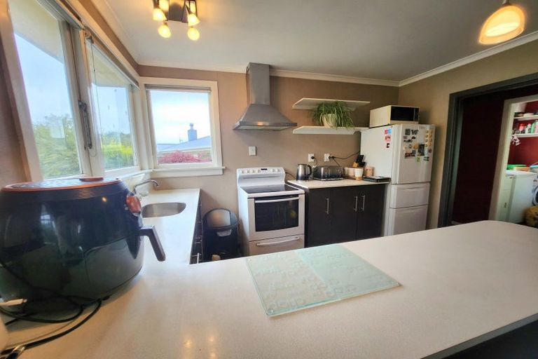 Photo of property in 16 Oxford Street, Holmes Hill, Oamaru, 9401