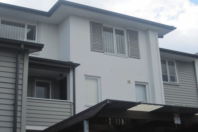 Photo of property in 3/29 Opito Way, East Tamaki, Auckland, 2013