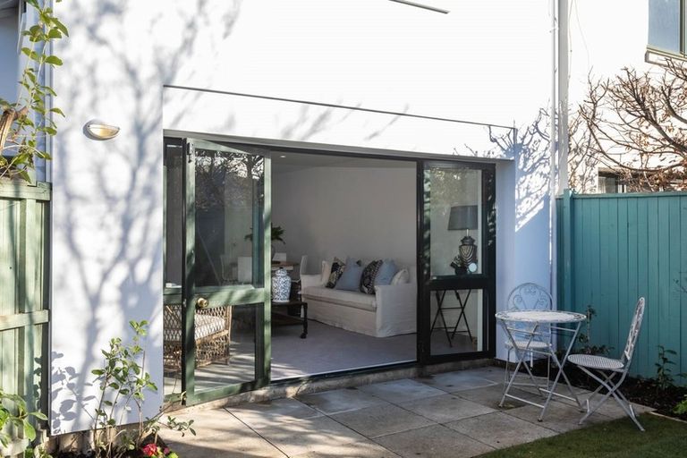 Photo of property in 2/54 Derby Street, St Albans, Christchurch, 8014