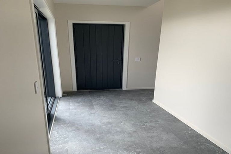 Photo of property in 9 Comber Place, Johnsonville, Wellington, 6037