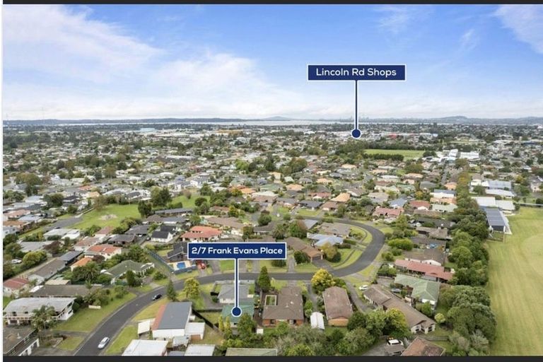 Photo of property in 2/7 Frank Evans Place, Henderson, Auckland, 0610