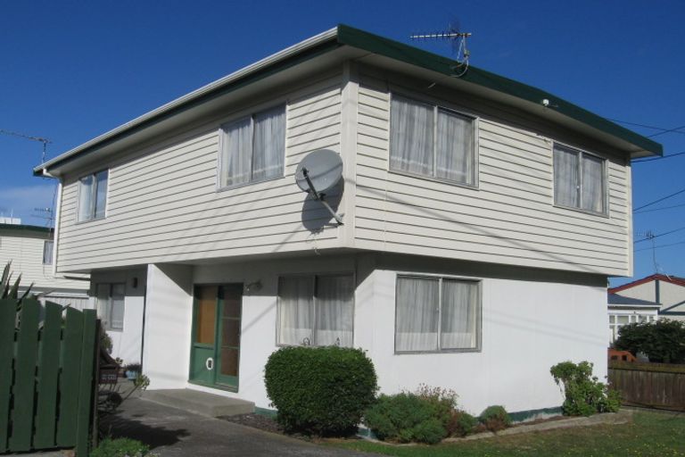 Photo of property in 113 Queens Drive, Lyall Bay, Wellington, 6022