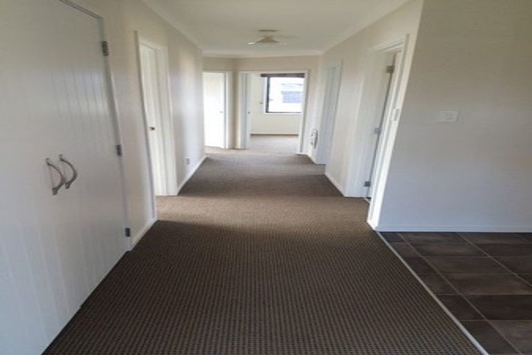 Photo of property in 39 Pegasus Place, Kelvin Grove, Palmerston North, 4414