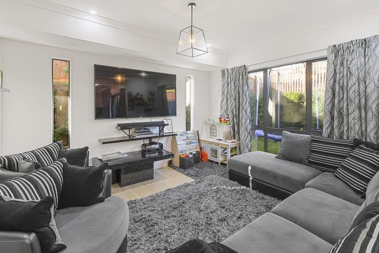 Photo of property in 37 Saint Maroun Rise, The Gardens, Auckland, 2105