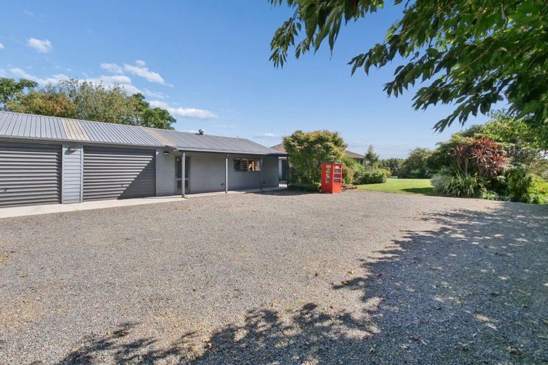Photo of property in 154 Ohinepanea Road, Pukehina, Te Puke, 3186