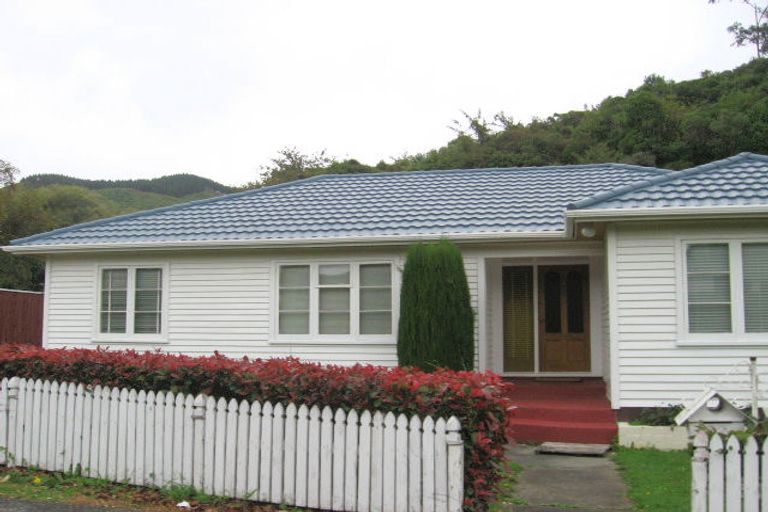 Photo of property in 64a The Drive, Tawa, Wellington, 5028