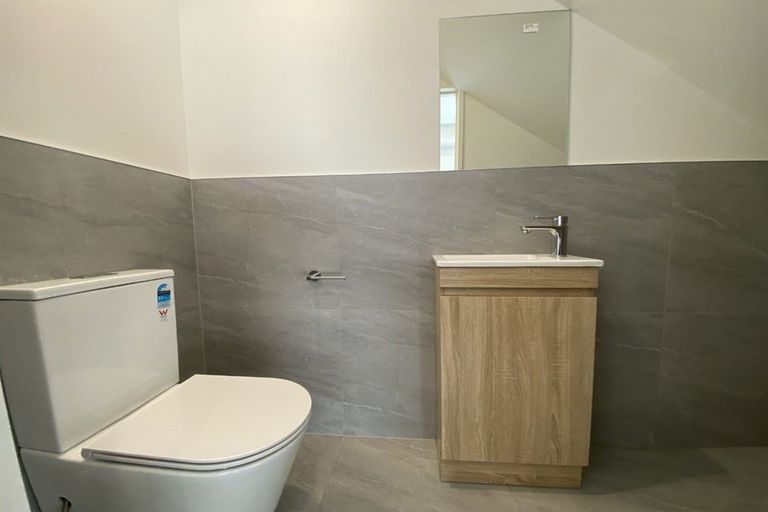 Photo of property in 15d Tabitha Crescent, Henderson, Auckland, 0612