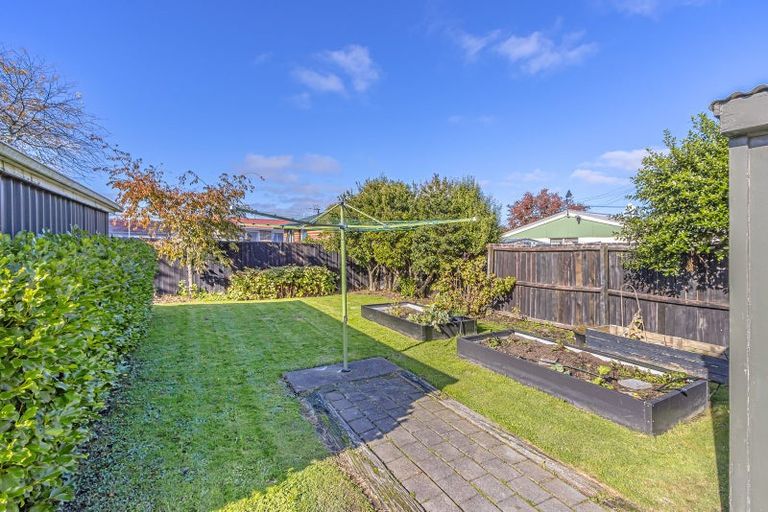 Photo of property in 15 Wingate Street, Redwood, Christchurch, 8051