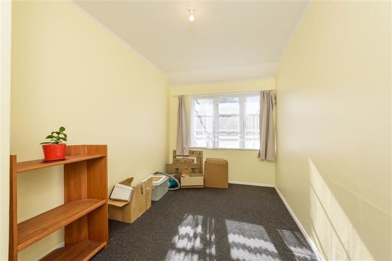 Photo of property in 1/56 Athlone Crescent, Avalon, Lower Hutt, 5011