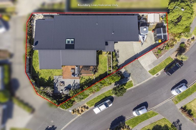 Photo of property in 6 Taranui Way, Paraparaumu Beach, Paraparaumu, 5032