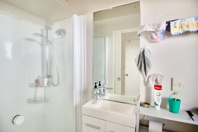 Photo of property in Lynn Park Terrace, 23/12 Ambrico Place, New Lynn, Auckland, 0600