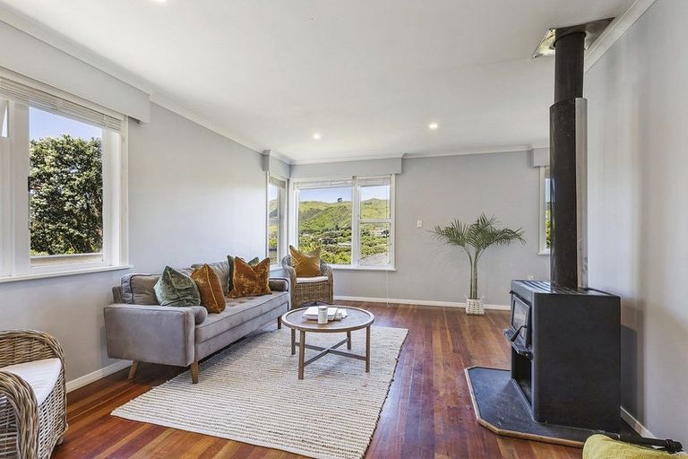 Photo of property in 12 Raroa Place, Pukerua Bay, 5026