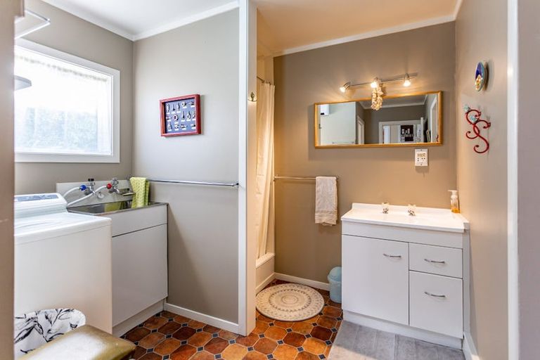 Photo of property in 2 Aputa Avenue, Te Puru, Thames, 3575