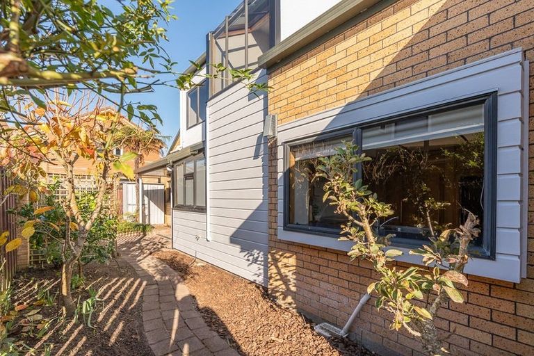 Photo of property in 15 Burn-murdoch Street, St Andrews, Hamilton, 3200