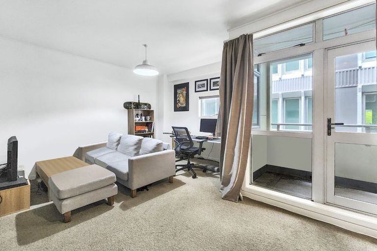 Photo of property in Dixonlane Apartments, 8/7 Feltex Lane, Te Aro, Wellington, 6011
