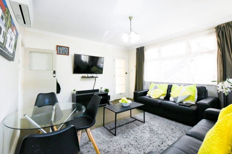 Photo of property in 11-19 Wellington Street, Picton, 7220