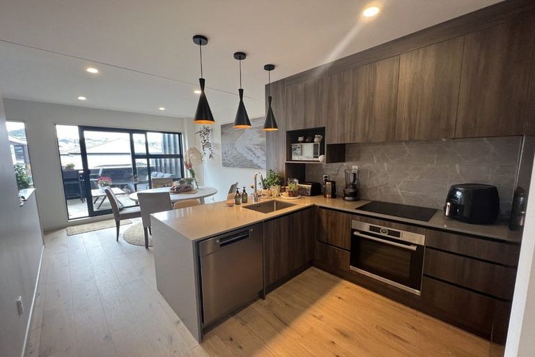 Photo of property in 7 Longshore Drive, Long Bay, Auckland, 0630