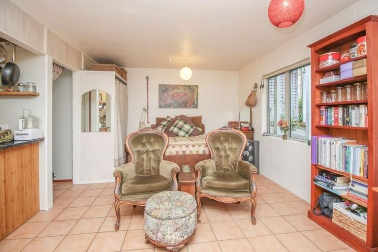 Photo of property in 2/93 Woodglen Road, Glen Eden, Auckland, 0602