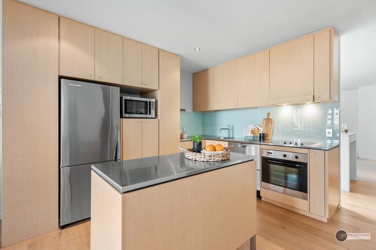 Photo of property in Sanctum Apartment, 10 Ebor Street, Te Aro, Wellington, 6011