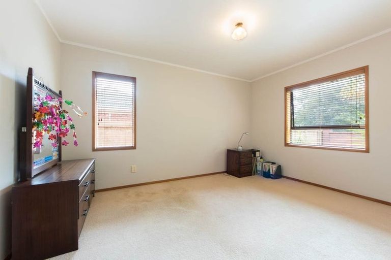 Photo of property in 22 Godley Road, Green Bay, Auckland, 0604