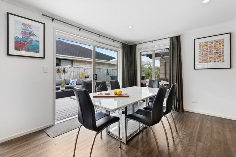 Photo of property in 12 Robert Might Road, Kumeu, 0810