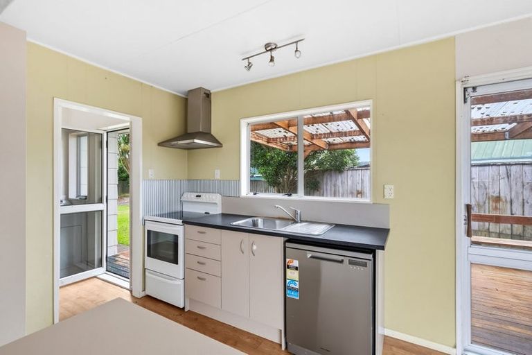 Photo of property in 33 Rimu Street, Levin, 5510