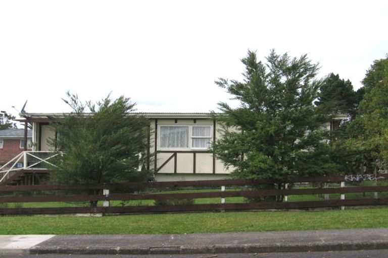 Photo of property in 2 Ranui Avenue, Ranui, Auckland, 0612