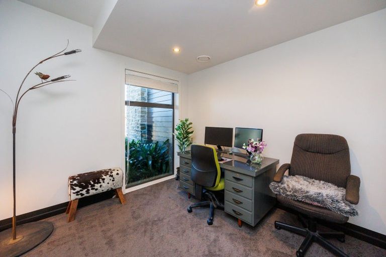 Photo of property in 21 The Strand, Fitzherbert, Palmerston North, 4410