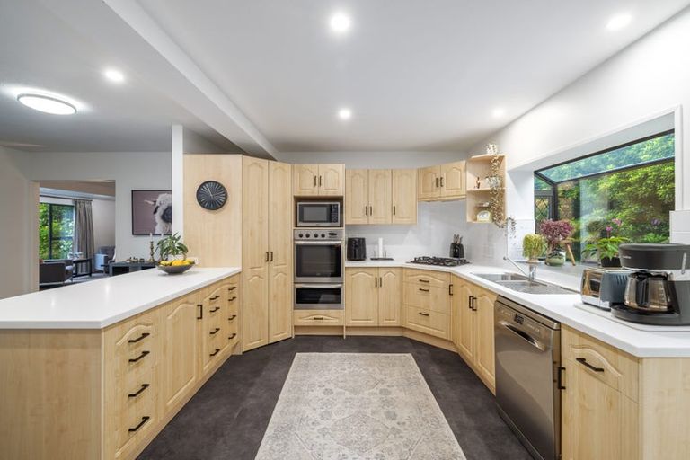 Photo of property in 37b Highland Place, Avonhead, Christchurch, 8042