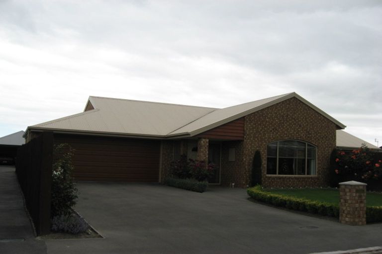 Photo of property in 16 Highwood Lane, Burnside, Christchurch, 8053