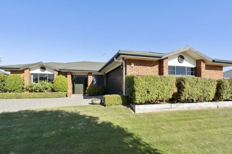 Photo of property in 17 Bouvardia Avenue, Milson, Palmerston North, 4414