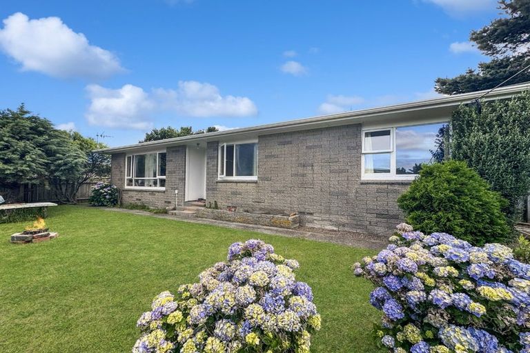 Photo of property in 21 Richmond Hill, Glenside, Wellington, 6037