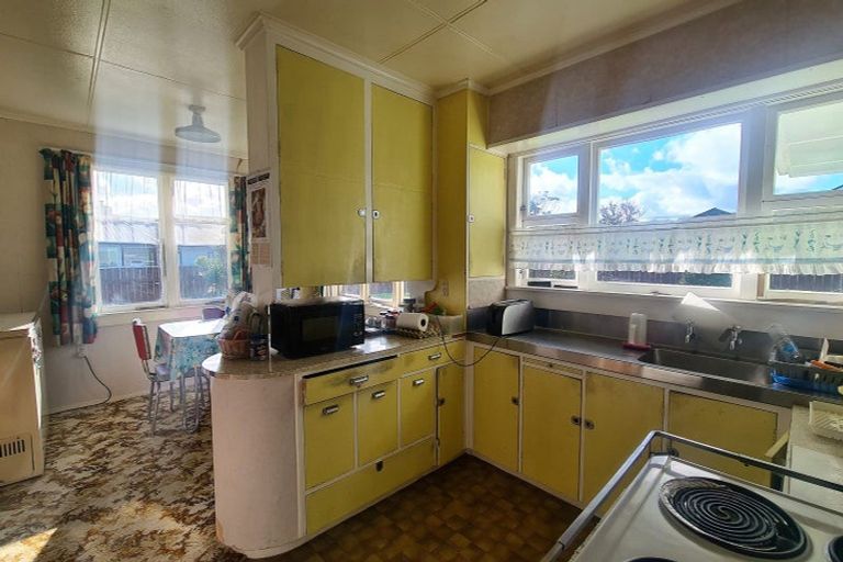 Photo of property in 35 Fox Street, Opunake, 4616