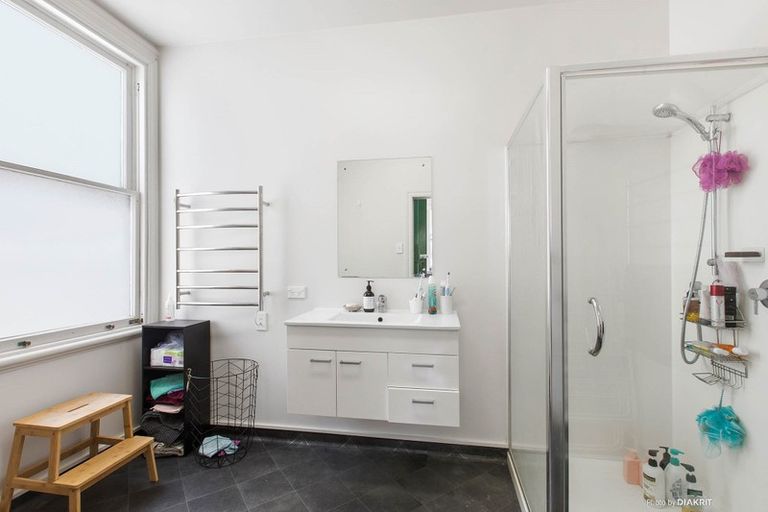 Photo of property in 4 Shannon Street, Mount Victoria, Wellington, 6011