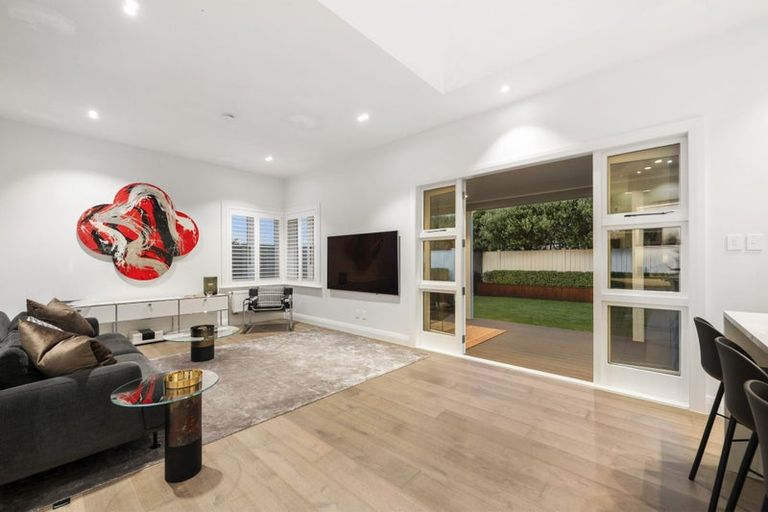 Photo of property in 23 Ferry Street, Seatoun, Wellington, 6022