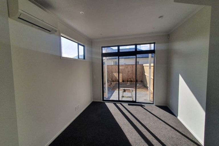 Photo of property in 12 Kauamo Close, Waiwhetu, Lower Hutt, 5010