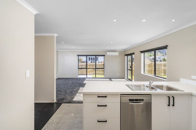 Photo of property in 10 Carrick Robertson Place, Waihi, 3610