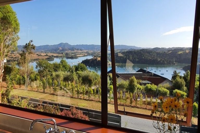 Photo of property in 12 Kotare Place, Sandspit, Warkworth, 0982